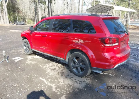 2018 Dodge Journey Crossroad z USA, uszkodzony, nr VIN 3C4PDCGB3JT507393